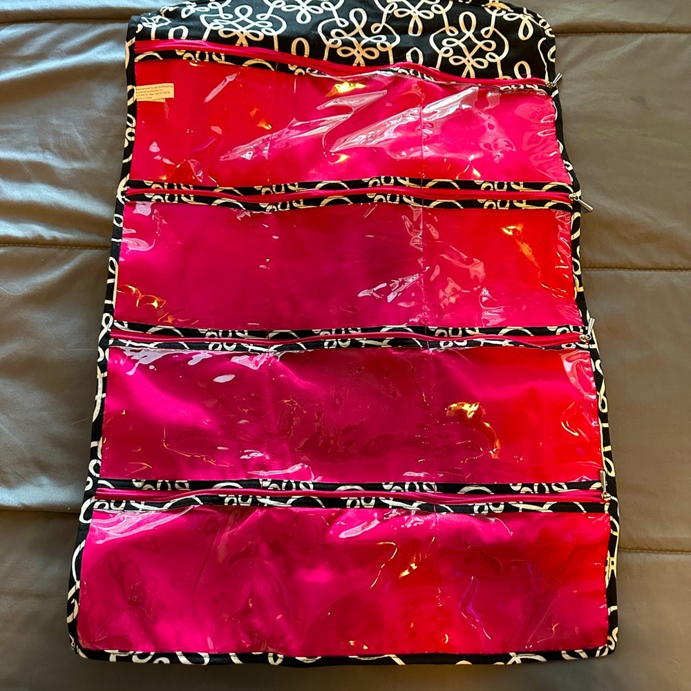 Hanging jewelry organizer
